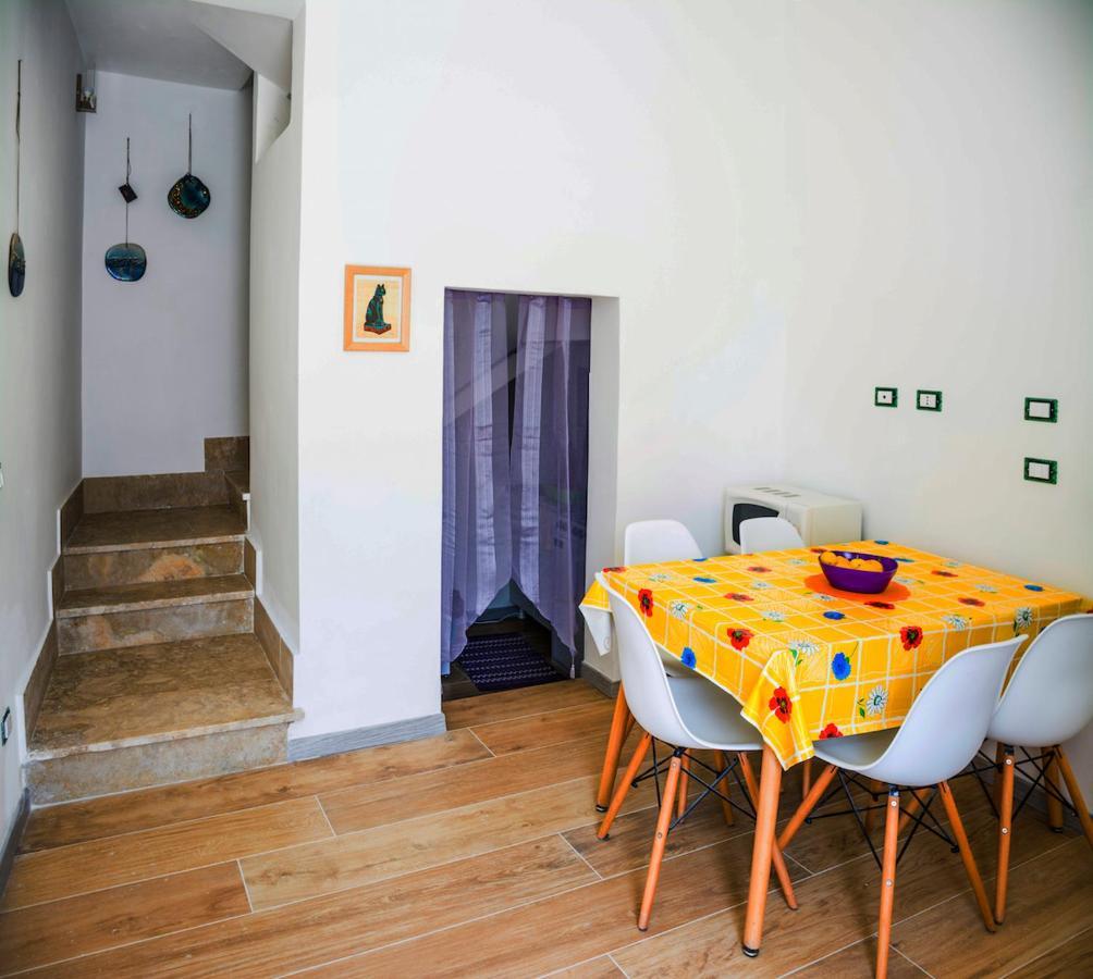 La Casa Di Penelope B&B E Noleggio Bici Elettriche Ispica Bagian luar foto